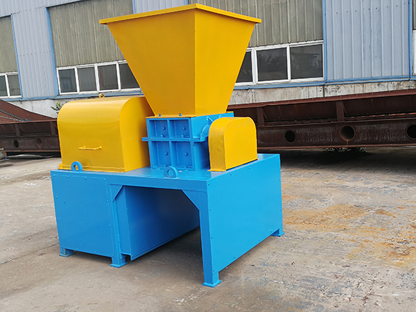 廢報紙廢舊塑料撕碎機(jī)