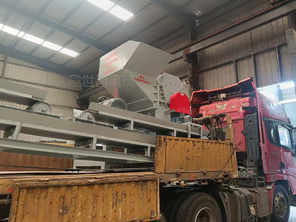 湖南衡陽1000型破碎機發貨現場