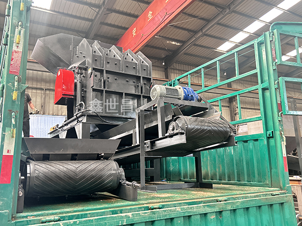 1000型破碎機(jī)發(fā)往河北